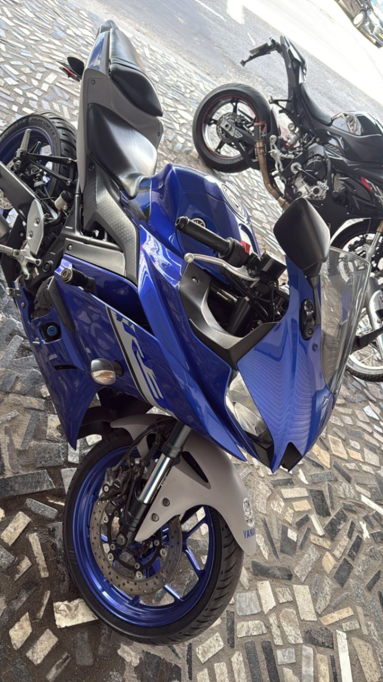 Yamaha YZF-R3 2022 - miniatura 2