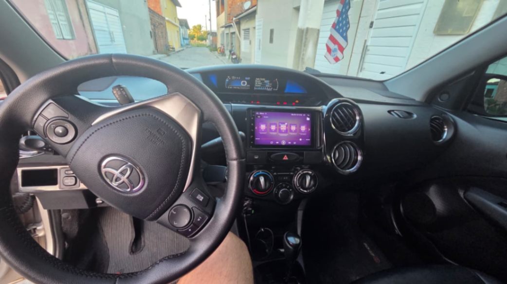 Toyota Etios - miniatura 3