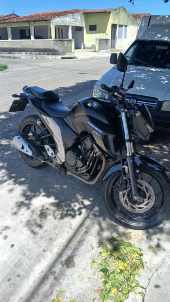 FZ25