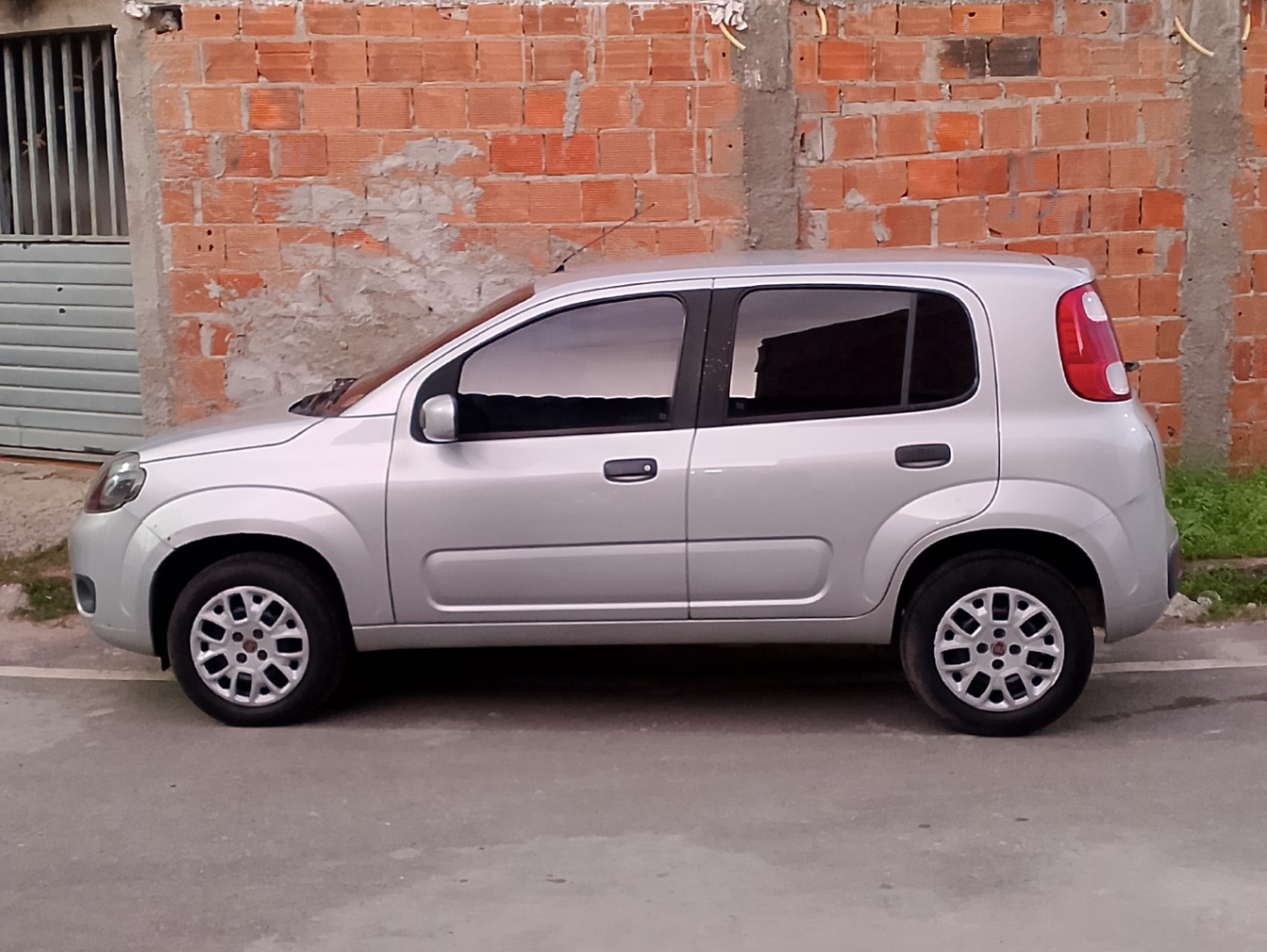 Fiat Uno Vivace - miniatura 4