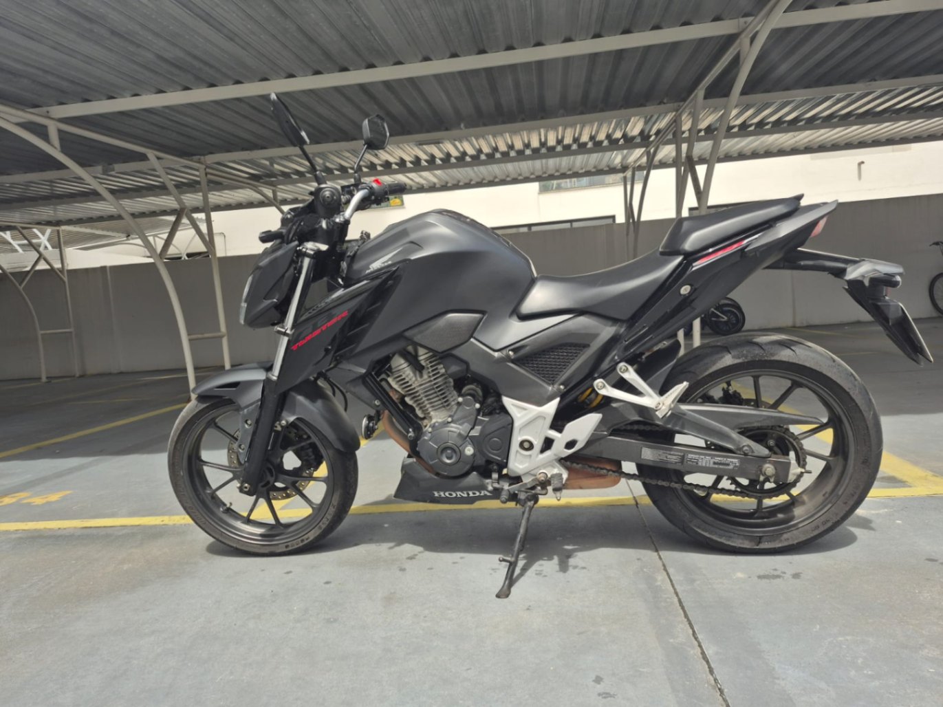 CB 300F Twister
