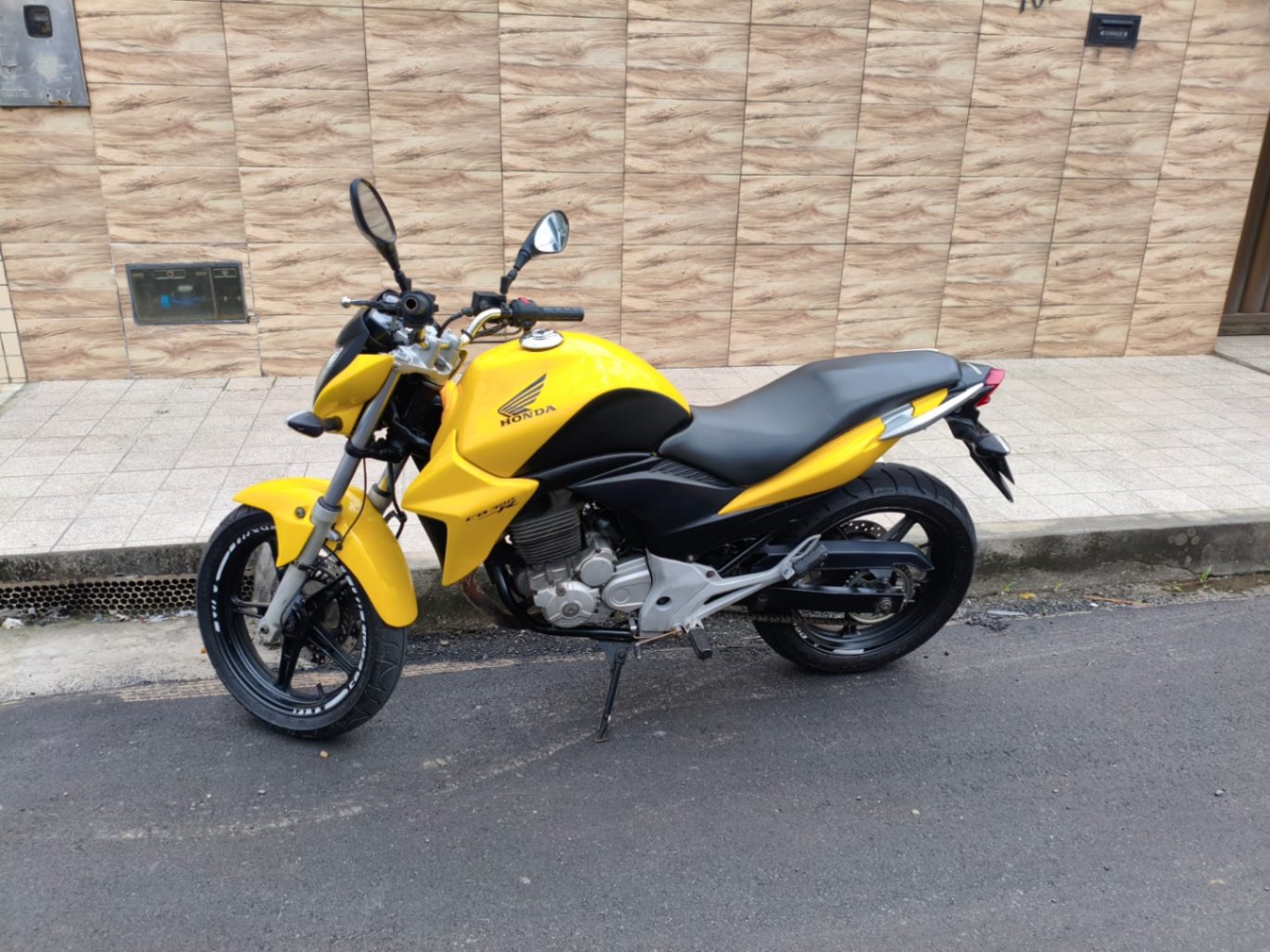 CB300R