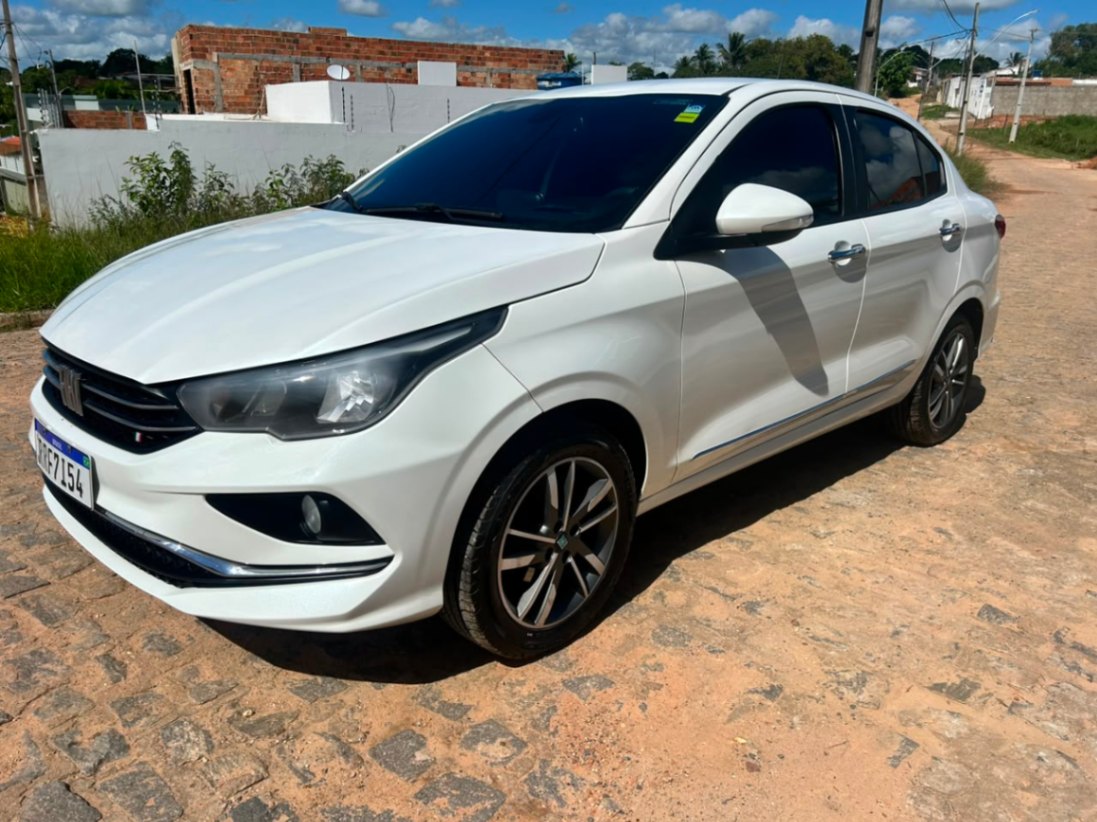 Fiat Cronos - miniatura 2