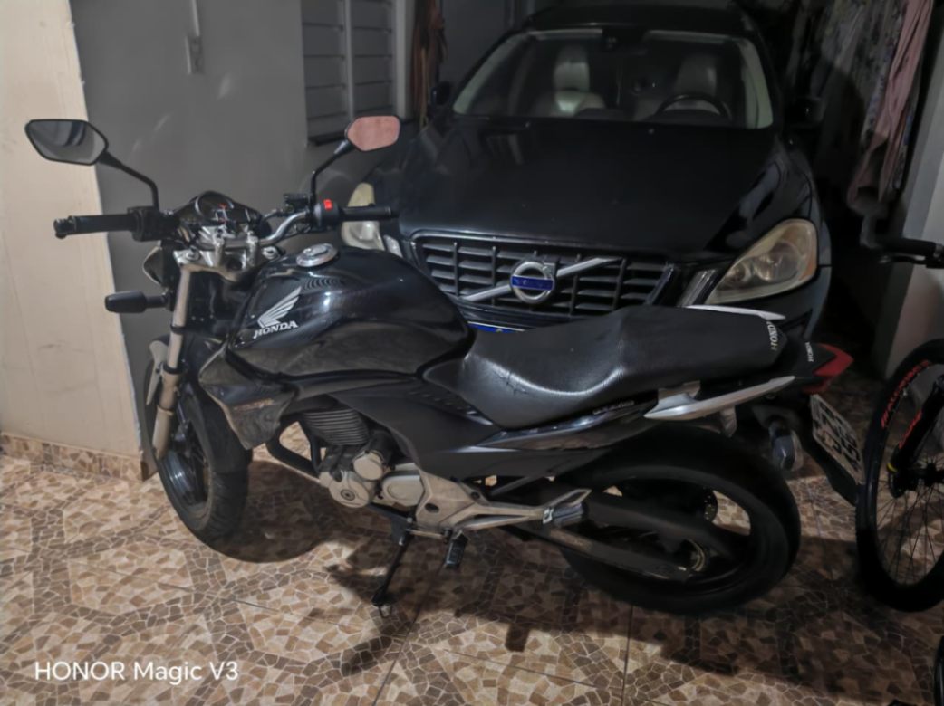 CB 300