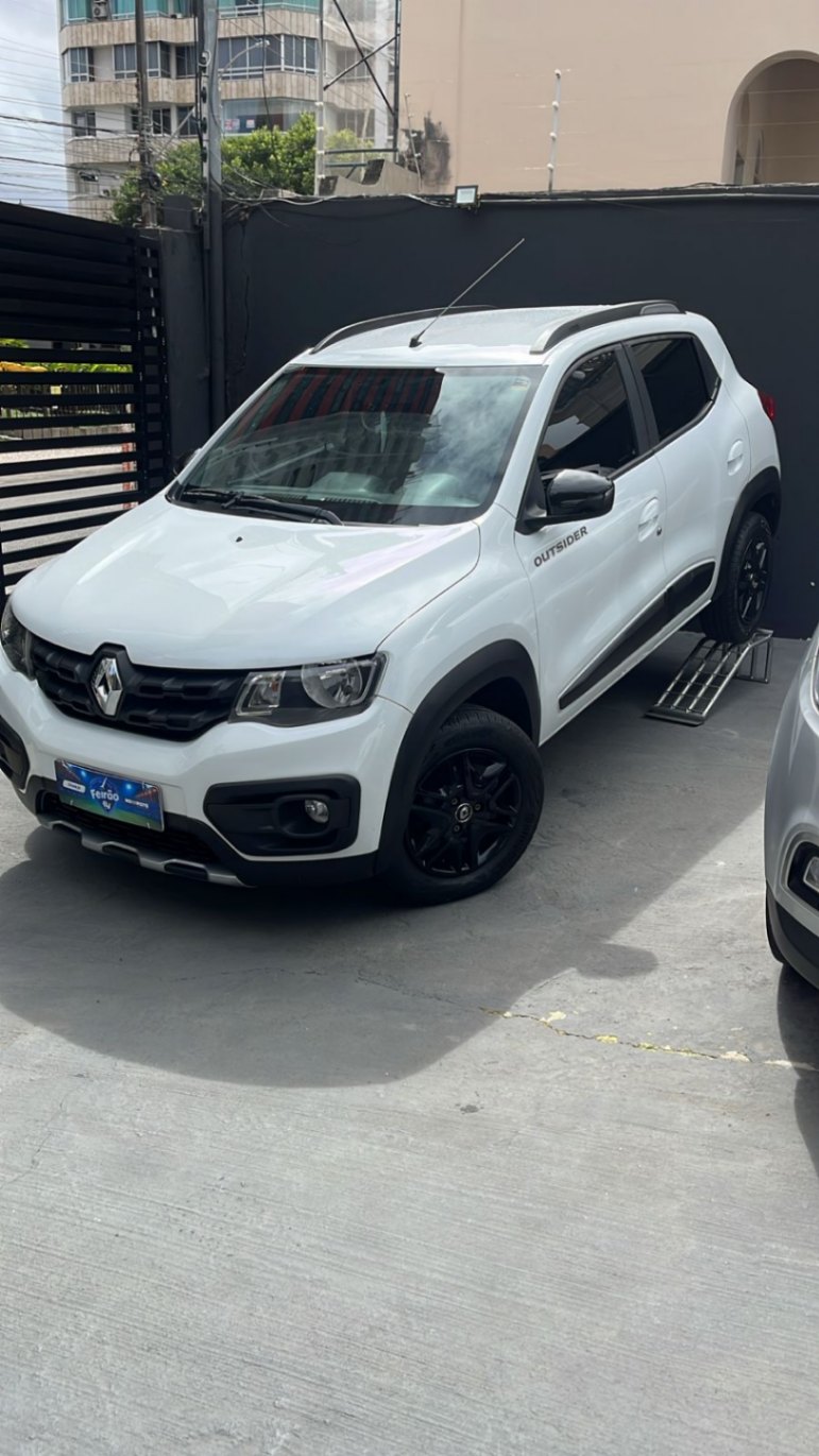 Kwid Outsider