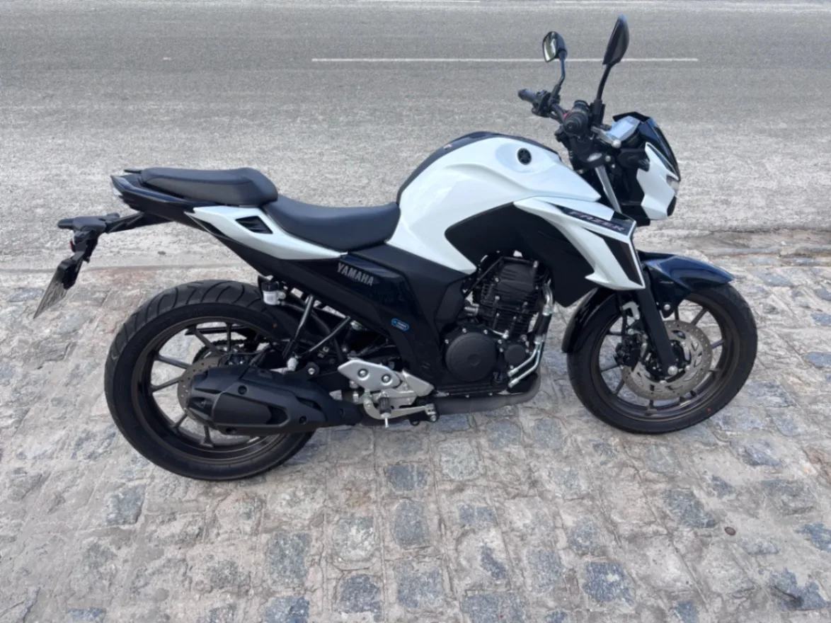 Moto fazer 250 - miniatura 2