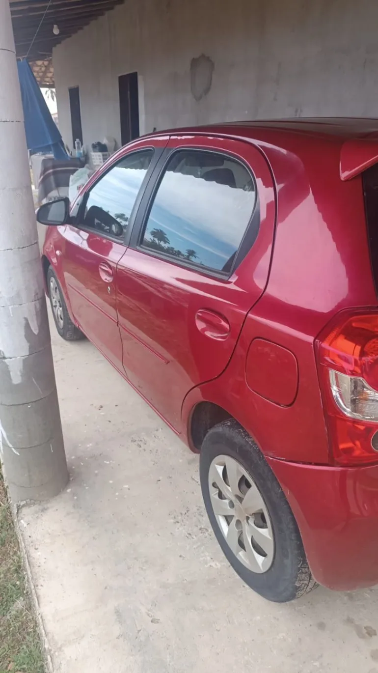Toyota Etios - miniatura 3